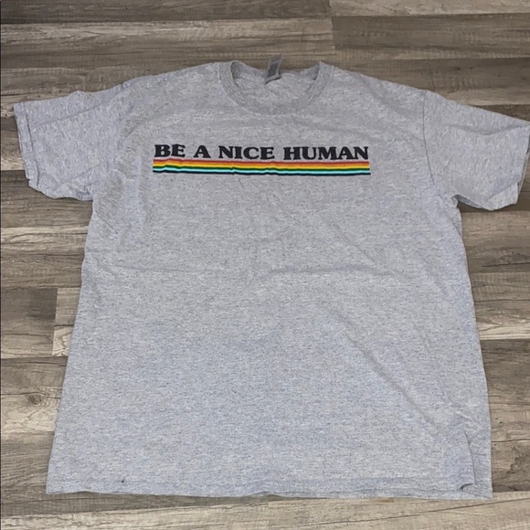 ❤️ Gray Short Sleeve Tee Be a Nice Human - Picture 1 of 2